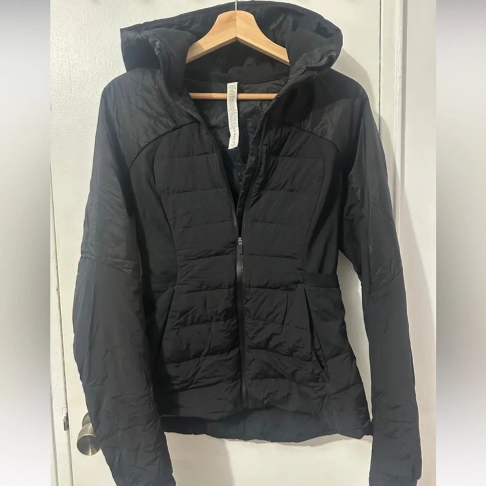 Lululemon Women's down for it all Black Hooded Puffer Jacket